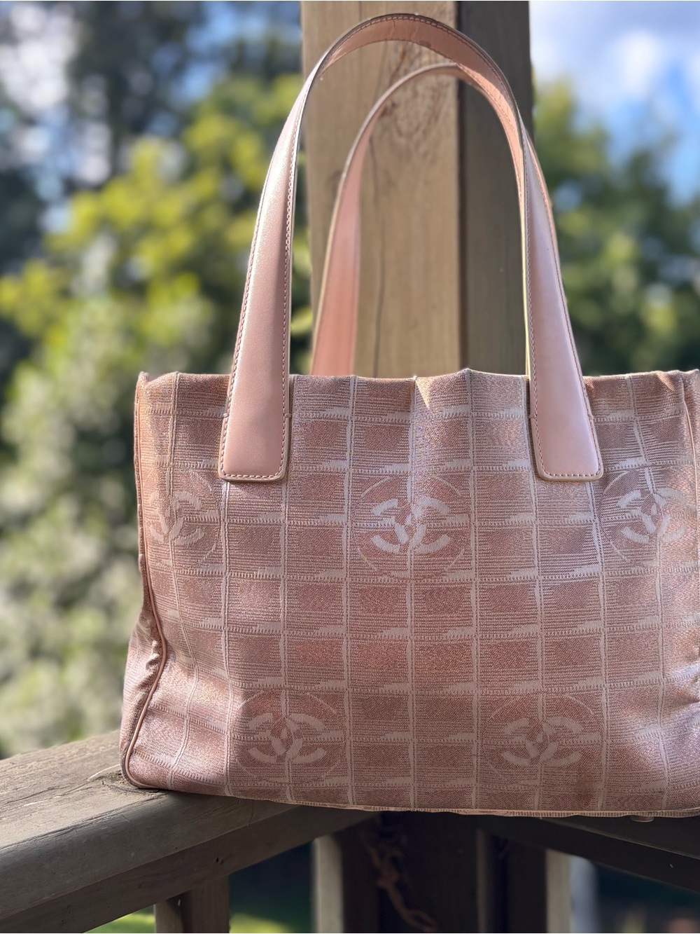 Elegant Chanel Metallic Blush Pink Tote with Subtle Monogram Design - Picture 6 of 8